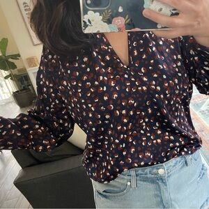 bishop + young women’s long sleeve printed blouse, size XS. Navy and burgundy•••